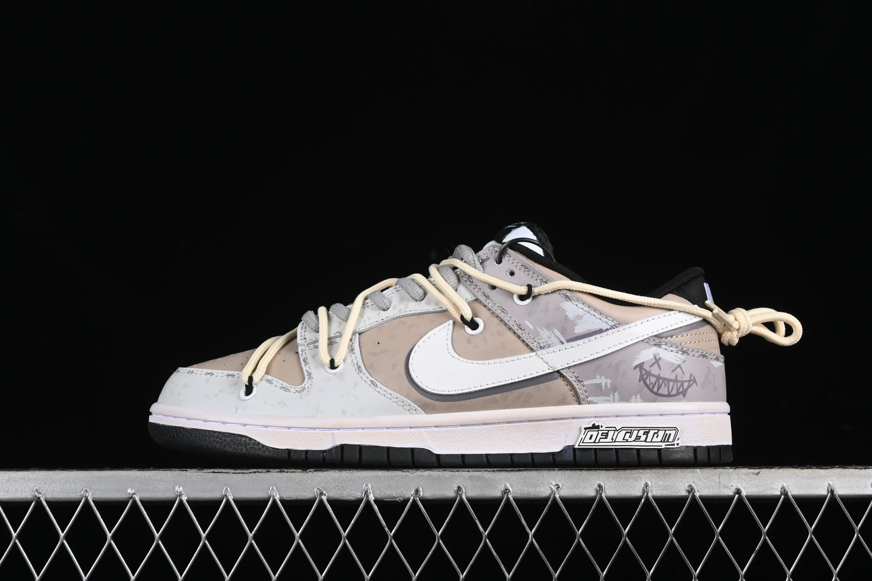 All Categories Nk SB Dunk Series Nk SB Dunk Low Low-top sneakers Nk Dunk Low "Joker" Speed ​​Space Destroyer White Gray SB strap low-top casual sneakers DD1391-100
